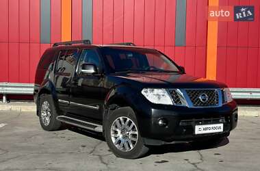 Nissan Pathfinder 2011