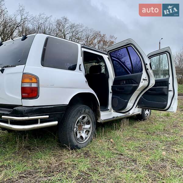 Позашляховик / Кросовер Nissan Pathfinder 1996 в Одесі