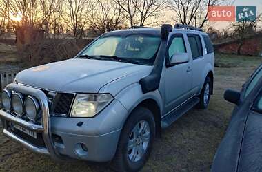 Позашляховик / Кросовер Nissan Pathfinder 2005 в Черкасах