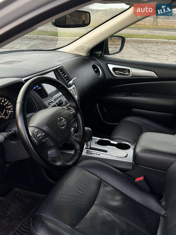 Внедорожник / Кроссовер Nissan Pathfinder 2018 в Владимире