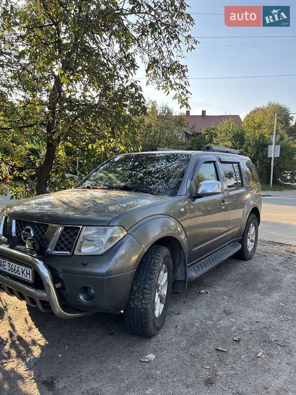 Внедорожник / Кроссовер Nissan Pathfinder 2005 в Львове