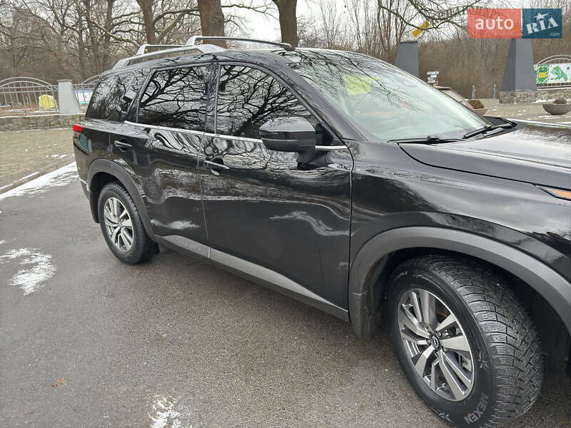 Внедорожник / Кроссовер Nissan Pathfinder 2021 в Полтаве