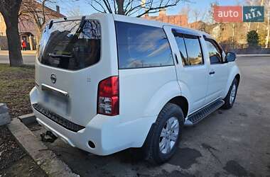 Внедорожник / Кроссовер Nissan Pathfinder 2011 в Черновцах