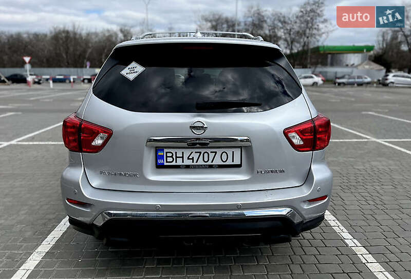 Внедорожник / Кроссовер Nissan Pathfinder 2019 в Киеве