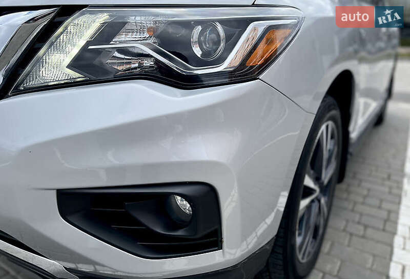 Внедорожник / Кроссовер Nissan Pathfinder 2019 в Киеве
