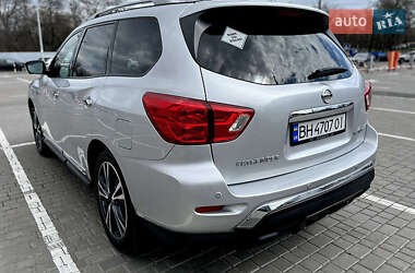 Внедорожник / Кроссовер Nissan Pathfinder 2019 в 