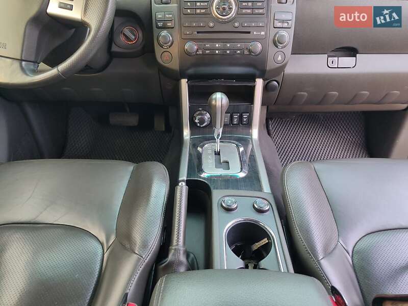 Позашляховик / Кросовер Nissan Pathfinder 2011 в Чернівцях