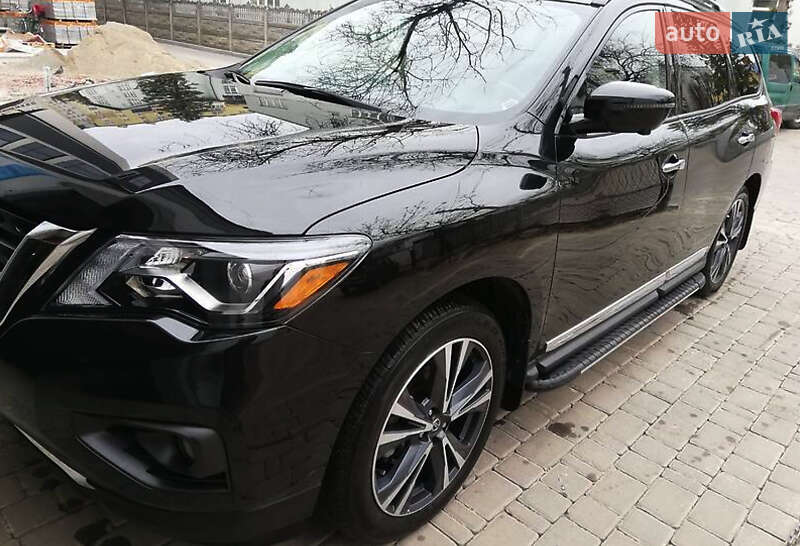 Nissan Pathfinder 2019