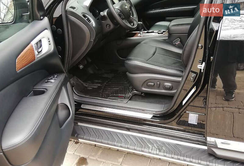 Внедорожник / Кроссовер Nissan Pathfinder 2019 в Львове