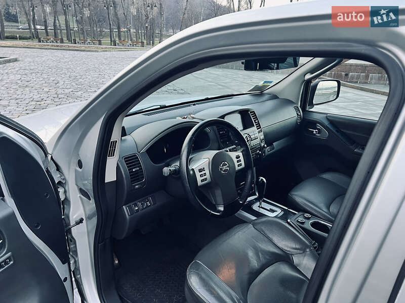 Внедорожник / Кроссовер Nissan Pathfinder 2012 в Киеве