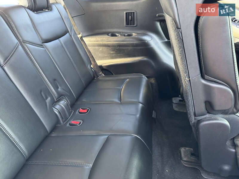 Внедорожник / Кроссовер Nissan Pathfinder 2016 в Ужгороде
