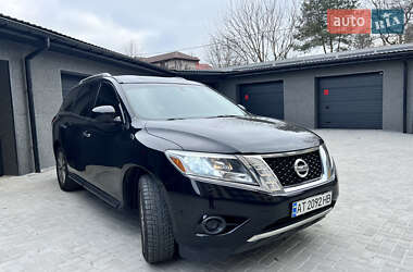 Внедорожник / Кроссовер Nissan Pathfinder 2015 в Ивано-Франковске