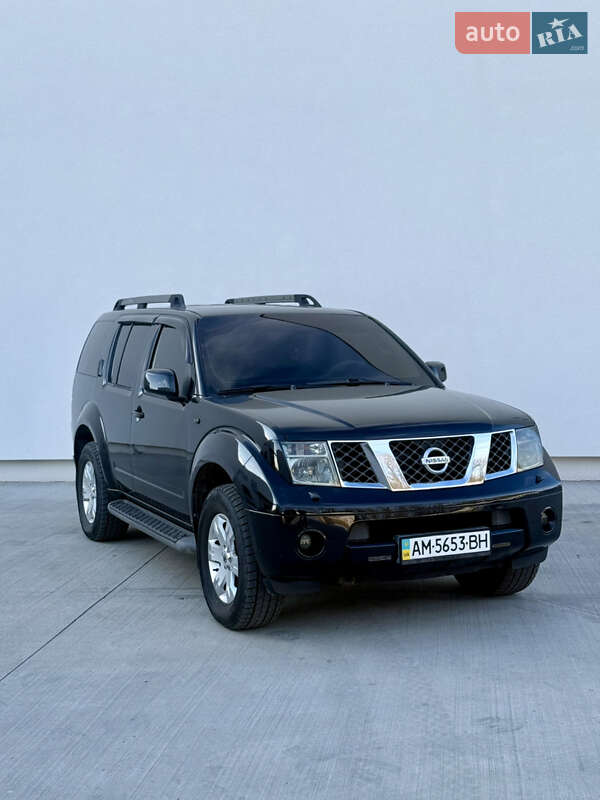 Внедорожник / Кроссовер Nissan Pathfinder 2006 в Вараше