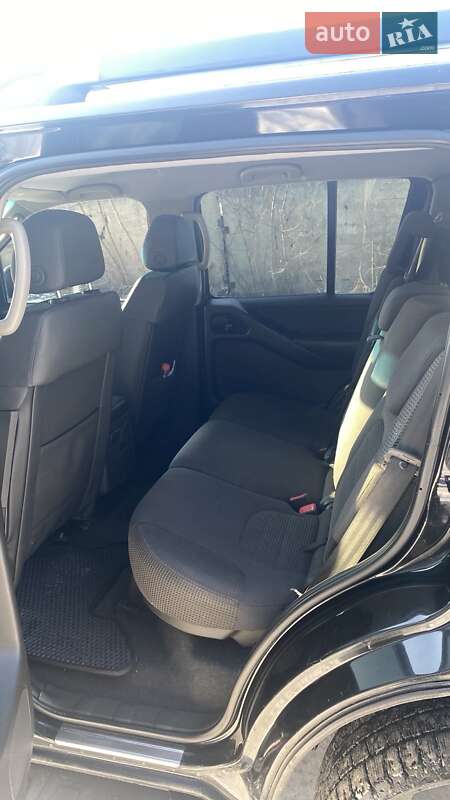 Позашляховик / Кросовер Nissan Pathfinder 2006 в Краснограді