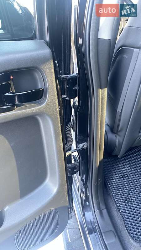 Позашляховик / Кросовер Nissan Pathfinder 2006 в Краснограді