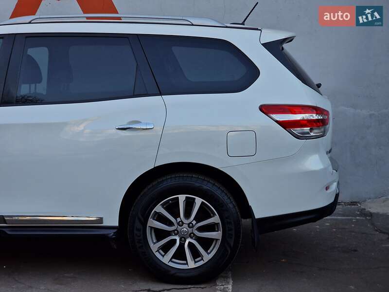 Позашляховик / Кросовер Nissan Pathfinder 2013 в Одесі