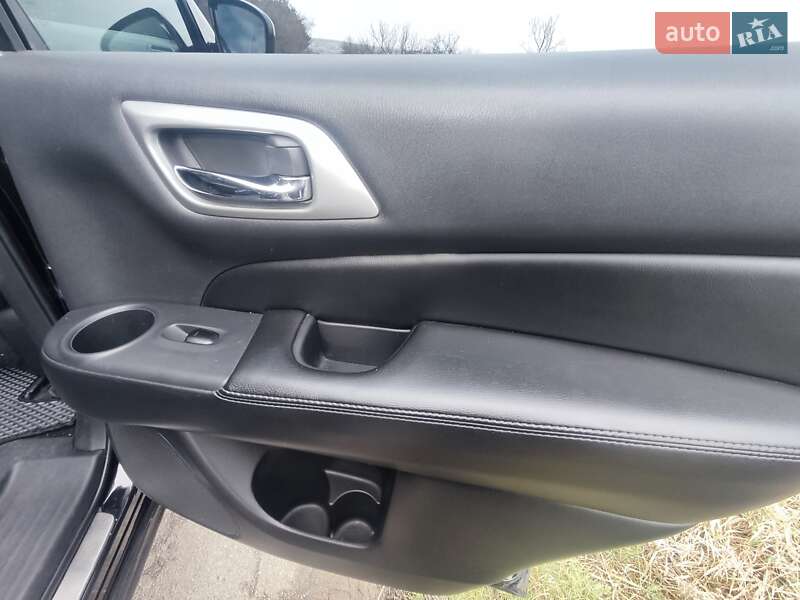 Позашляховик / Кросовер Nissan Pathfinder 2013 в Миколаєві