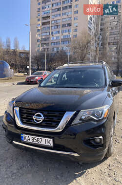 Внедорожник / Кроссовер Nissan Pathfinder 2016 в Киеве