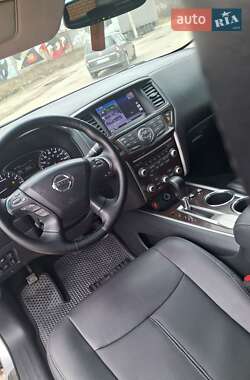 Позашляховик / Кросовер Nissan Pathfinder 2012 в Луцьку