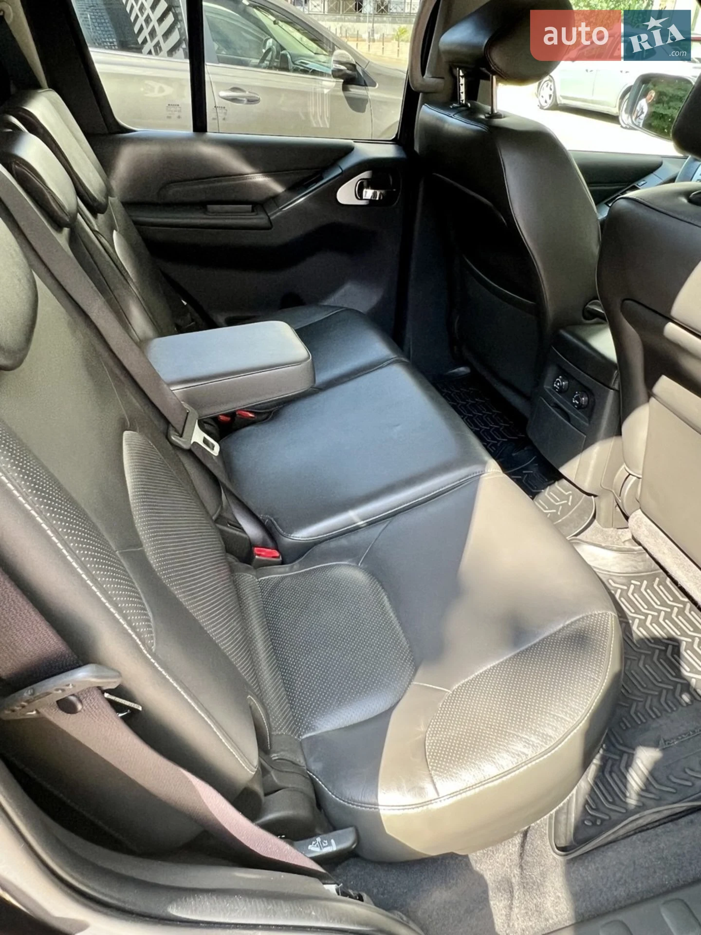 2014 Nissan Pathfinder - мініатюра 21
