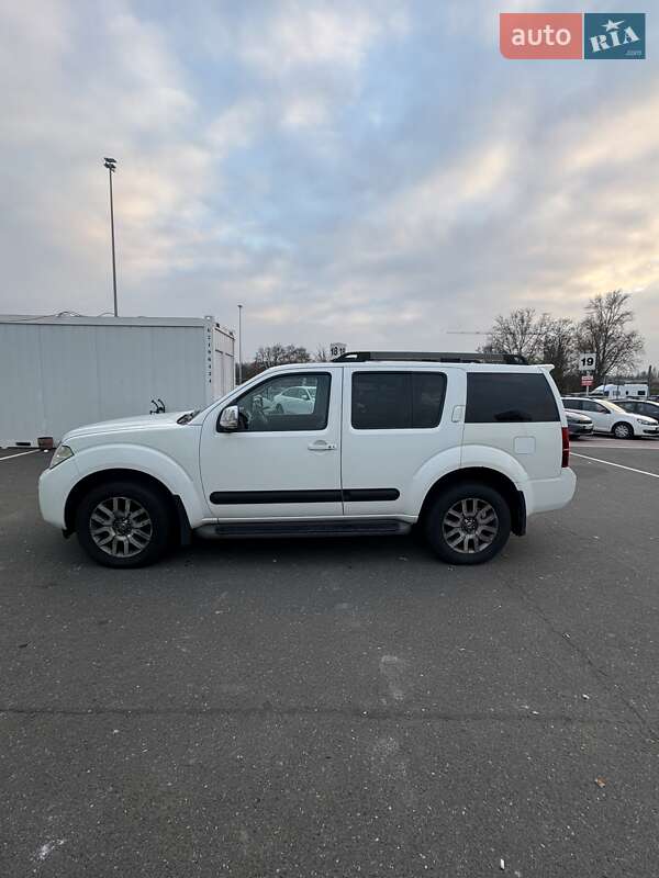 Внедорожник / Кроссовер Nissan Pathfinder 2010 в Борисполе