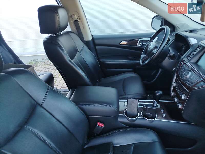 Позашляховик / Кросовер Nissan Pathfinder 2012 в Рівному