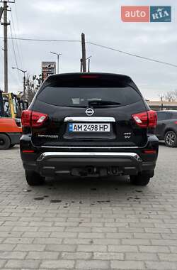Позашляховик / Кросовер Nissan Pathfinder 2017 в 