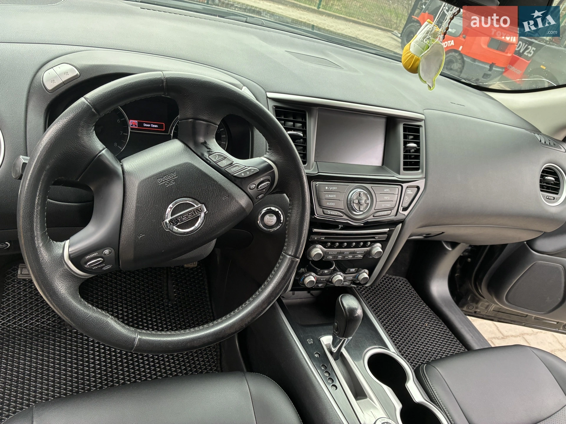 2017 Nissan Pathfinder - мініатюра 13