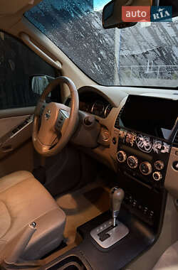 Внедорожник / Кроссовер Nissan Pathfinder 2007 в 