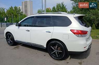 Внедорожник / Кроссовер Nissan Pathfinder 2012 в 