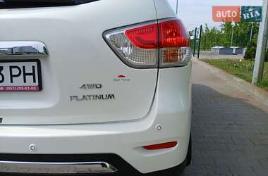 Внедорожник / Кроссовер Nissan Pathfinder 2012 в 