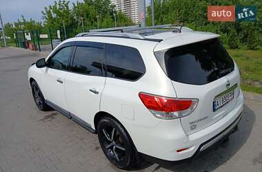 Внедорожник / Кроссовер Nissan Pathfinder 2012 в 