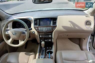 Внедорожник / Кроссовер Nissan Pathfinder 2012 в 