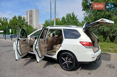 Внедорожник / Кроссовер Nissan Pathfinder 2012 в 