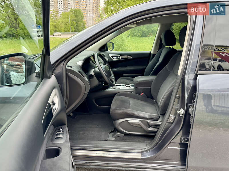 Позашляховик / Кросовер Nissan Pathfinder 2014 в Києві