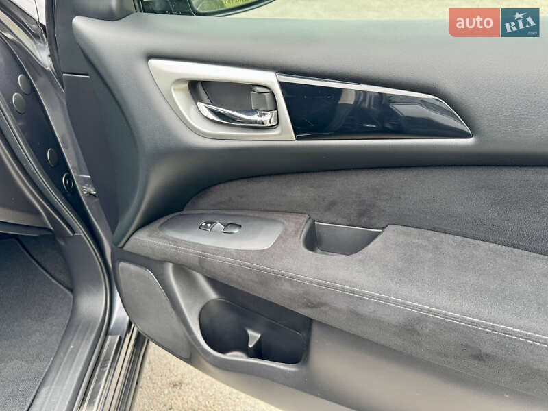 Позашляховик / Кросовер Nissan Pathfinder 2014 в Києві