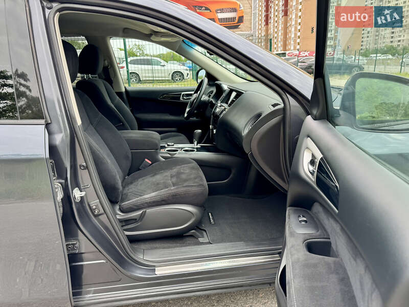 Позашляховик / Кросовер Nissan Pathfinder 2014 в Києві