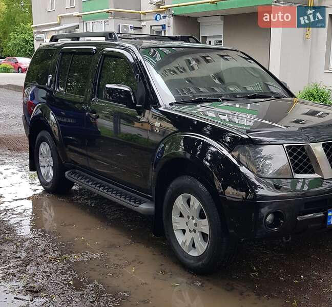 Внедорожник / Кроссовер Nissan Pathfinder 2006 в 
