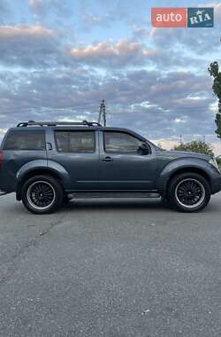 Позашляховик / Кросовер Nissan Pathfinder 2007 в 
