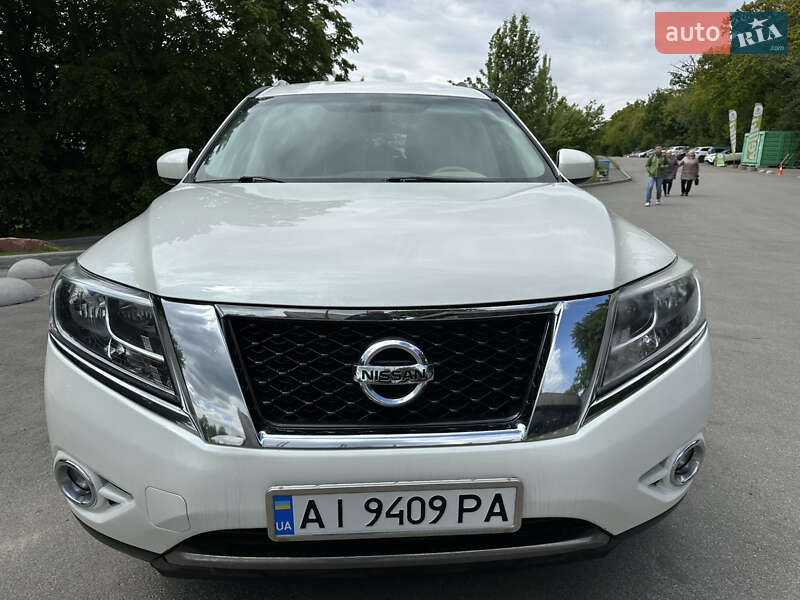 Позашляховик / Кросовер Nissan Pathfinder 2015 в Києві