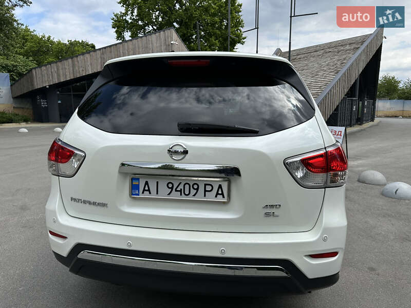 Позашляховик / Кросовер Nissan Pathfinder 2015 в Києві