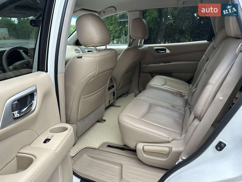 Позашляховик / Кросовер Nissan Pathfinder 2015 в Києві