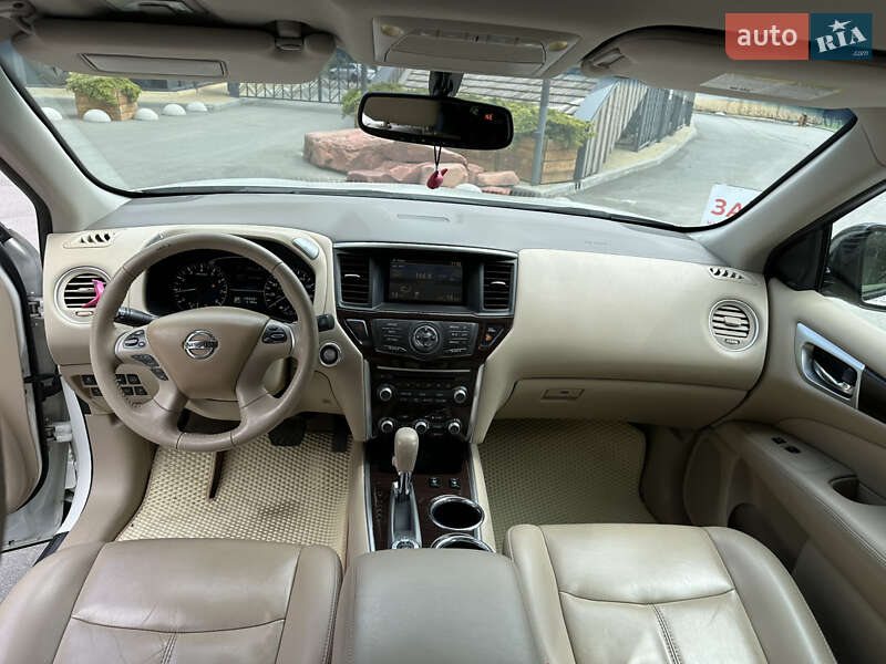 Позашляховик / Кросовер Nissan Pathfinder 2015 в Києві