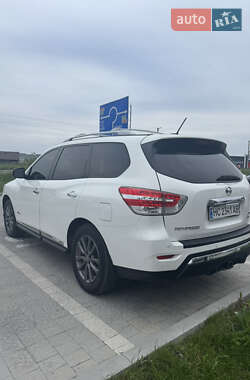 Позашляховик / Кросовер Nissan Pathfinder 2013 в 