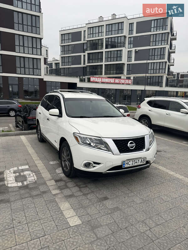 Позашляховик / Кросовер Nissan Pathfinder 2013 в 