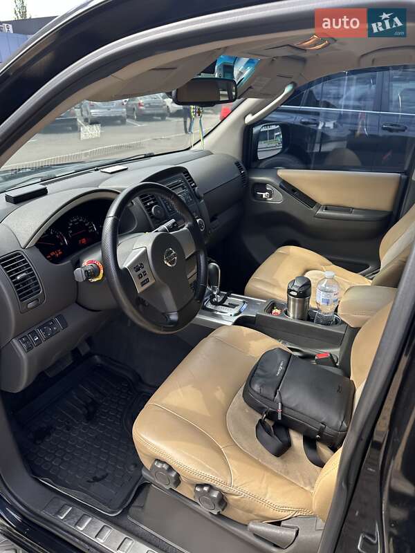 Внедорожник / Кроссовер Nissan Pathfinder 2011 в Киеве