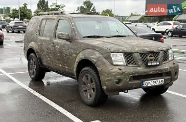 Позашляховик / Кросовер Nissan Pathfinder 2005 в Києві