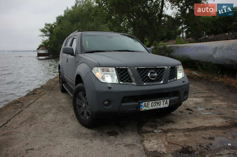 Внедорожник / Кроссовер Nissan Pathfinder 2005 в Днепре