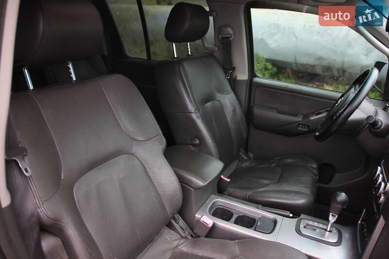 Внедорожник / Кроссовер Nissan Pathfinder 2005 в Днепре