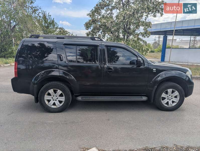 Позашляховик / Кросовер Nissan Pathfinder 2006 в Дніпрі
